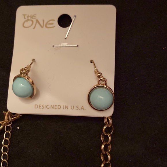 New- gorgeous statement necklace with matching earrings! - Picture 3 of 6